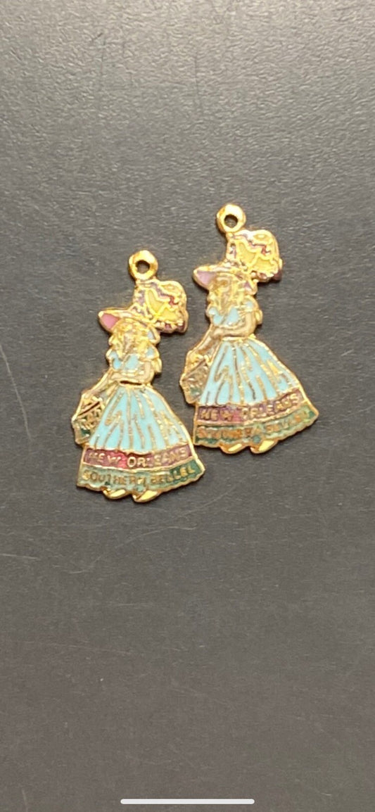 Beautiful, vintage, Southern Belle charm earrings